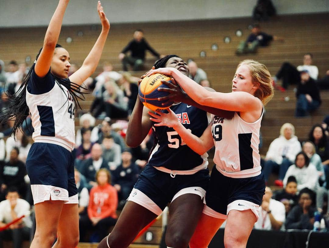 USA Basketballさんのインスタグラム写真 - (USA BasketballInstagram)「Two tough, physical gold medal games in Colorado Springs as we crowned new @usab3x3 U18 National Champions 👍🏼」4月16日 0時54分 - usabasketball