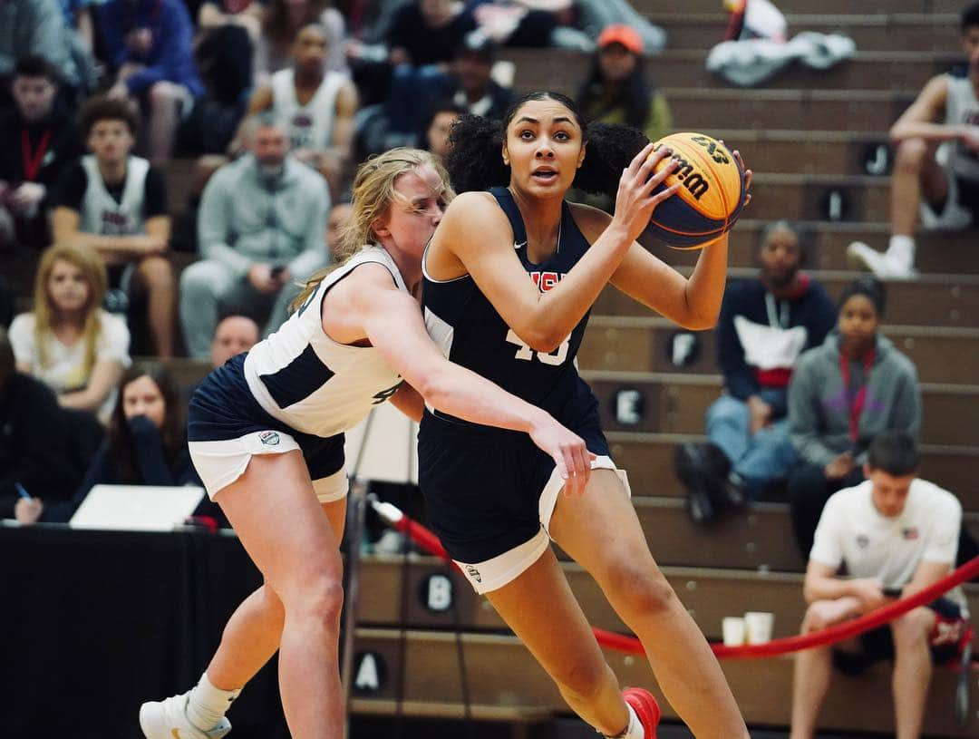 USA Basketballさんのインスタグラム写真 - (USA BasketballInstagram)「Two tough, physical gold medal games in Colorado Springs as we crowned new @usab3x3 U18 National Champions 👍🏼」4月16日 0時54分 - usabasketball