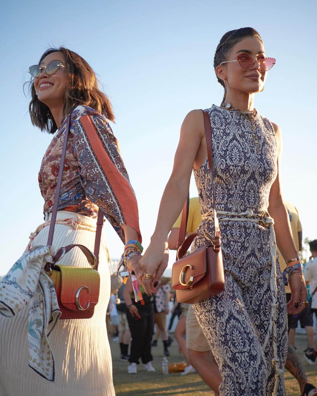 Chloéさんのインスタグラム写真 - (ChloéInstagram)「A sense of #chloe sisterhood shared between @songofstyle and @camilacoelho at #Coachella  #chloeGIRLS」4月16日 0時57分 - chloe