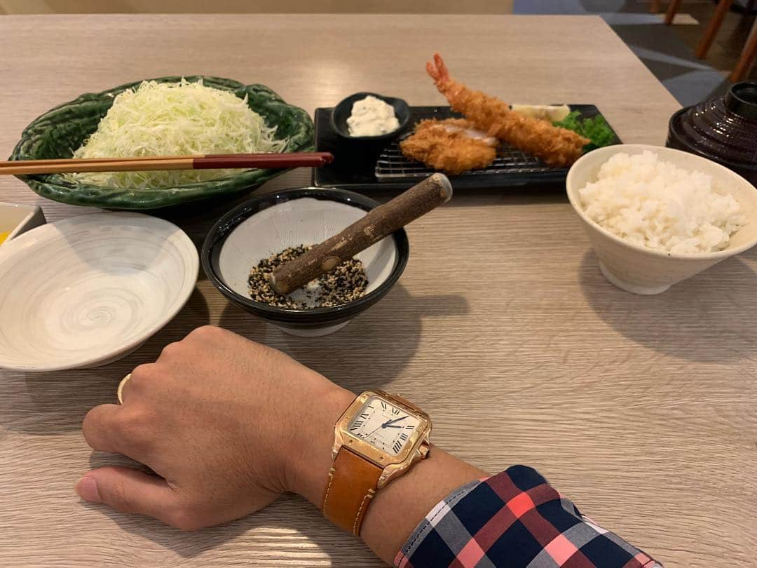 RCEOさんのインスタグラム写真 - (RCEOInstagram)「Simple lunch 🥗  #데일리 #데이트 #블로그 #모델  #santosdecartier #럽스타그램 #얼짱 #패션 #인스타그램 #오오티디 #촬영 #kfashion #watchaddict #koreanfashion #ulzzang #더위사냥 #송도 #센트럴파크 #맞팔 #맞팔은댓글 #선팔환영 #선팔맞팔 #맞팔선팔##cartier #cartierbracelet」4月16日 1時01分 - rccr7