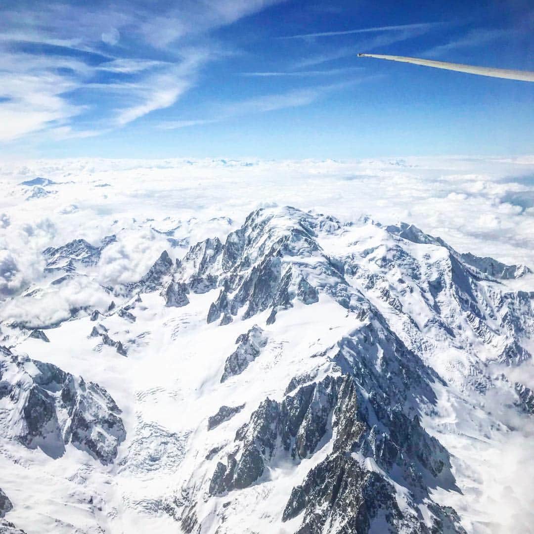 池田信太郎のインスタグラム：「迫力の冬景色🏔 #アルプス山脈  #スイス #ローザンヌ」