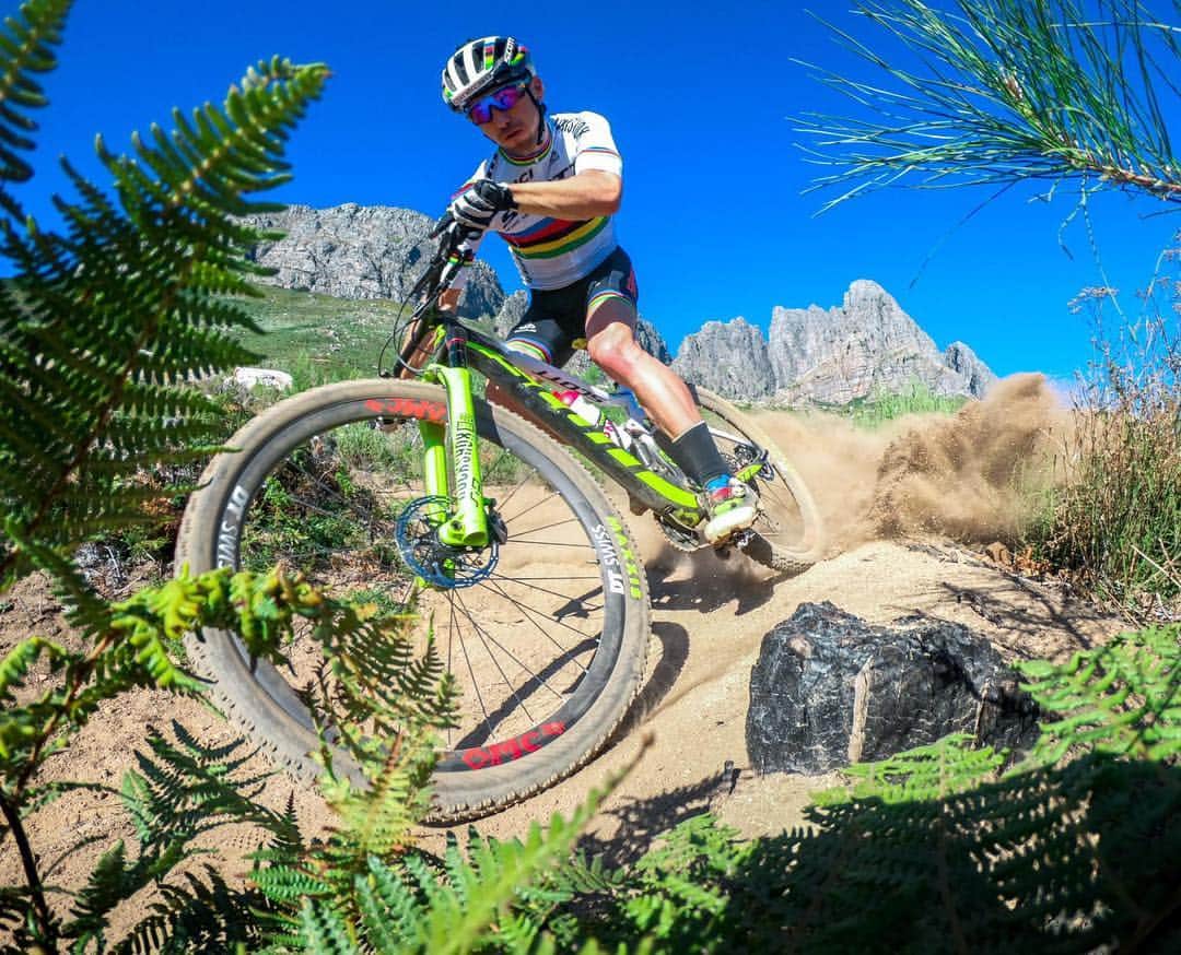 goproさんのインスタグラム写真 - (goproInstagram)「Photo of the Day: Framing photos + ripping turns with #GoProAthlete @nschurter in Stellenbosch. • Amp up your content quality with $50 OFF #GoProHERO7 Black today. Hit the product tag or link in bio to see more. • • • #GoProMTB #GoPro #SouthAfrica #MTB」4月16日 1時12分 - gopro