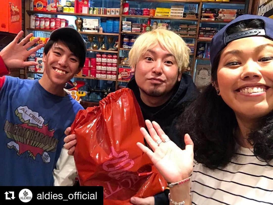 モリスさんのインスタグラム写真 - (モリスInstagram)「#Repost @aldies_official with @get_repost ・・・ 四星球のモリスさんが渋谷店に👀✨ いつもありがとうございます✌️ . . . #四星球 #ALDIES #アールディーズ #tokyofashion #mensfashion #渋谷 #shibuya」4月16日 1時15分 - surimooo