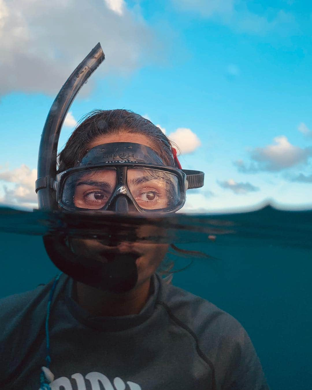 appleさんのインスタグラム写真 - (appleInstagram)「Commissioned by Apple “Diving without a weighty oxygen tank gives you freedom you don’t have while scuba diving. Shooting is more spontaneous. When a whale shark was in clear view in front of me, his calm demeanor made me very comfortable diving next to him." #earth #ShotoniPhone by Sven D. @original_svenster with @m.w.s.r.p Check out the full film on IGTV」4月16日 1時32分 - apple