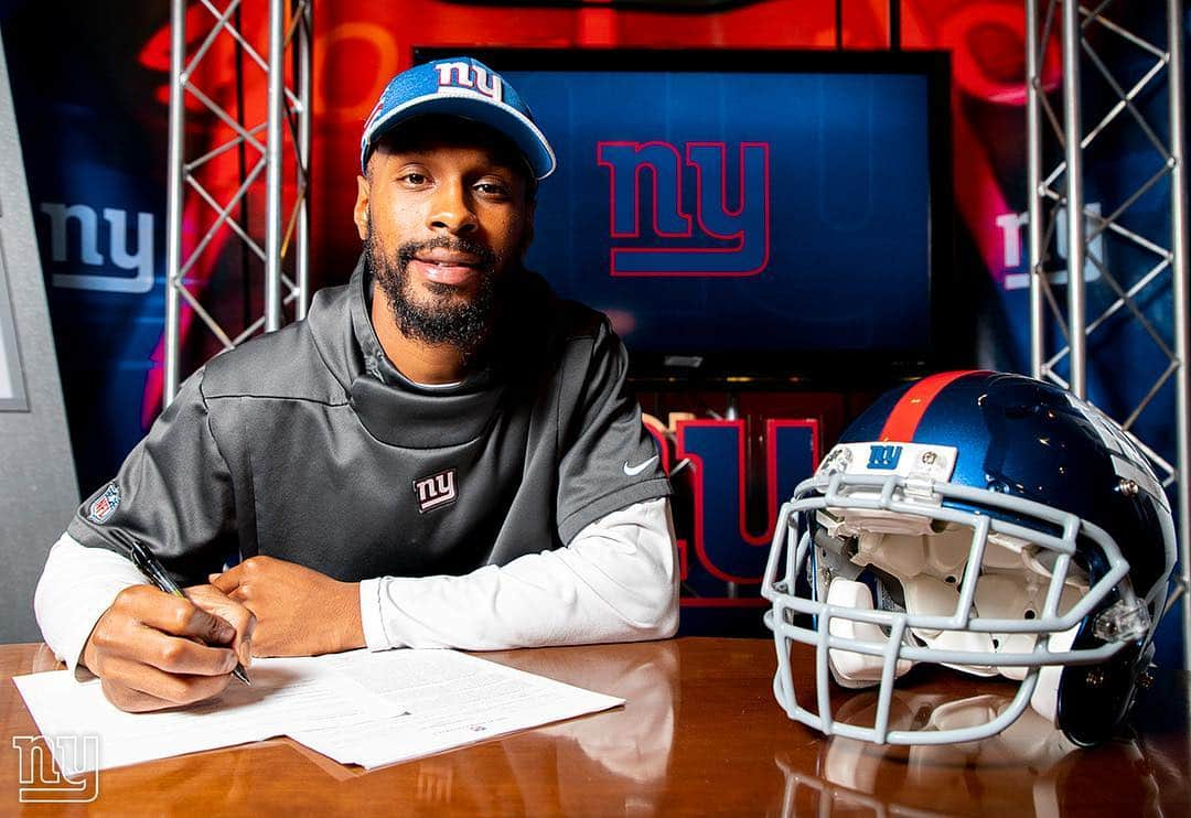 New York Giantsさんのインスタグラム写真 - (New York GiantsInstagram)「Welcome back, @russellshepard19 ✍️ #GiantsPride」4月16日 1時47分 - nygiants