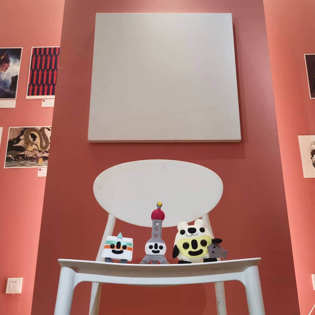 のインスタグラム：「Aki the white canvas for the Hiiibrand Illustration winners exhibition @hiiibrand」