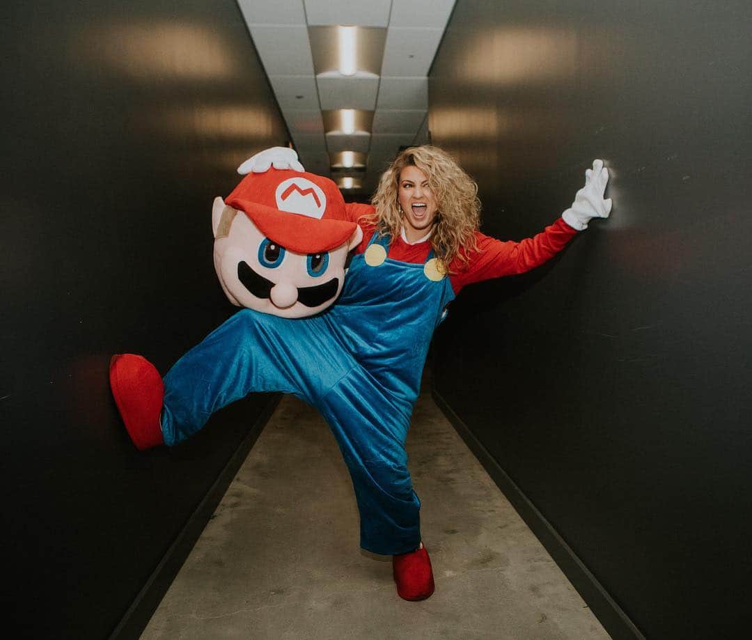 トーライ・ケリーのインスタグラム：「this was fun... video coming soon lolllll🥳」