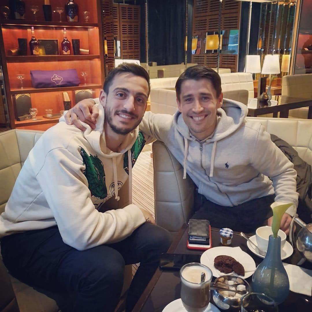 ボージャン・クルキッチのインスタグラム：「Soooo good to catch up with my good 'amigo' Joselu! 😀🔝 ¡Me ha hecho mucha ilusión volver a verte, galleguiño! 😉👍🏻 @joselumato」