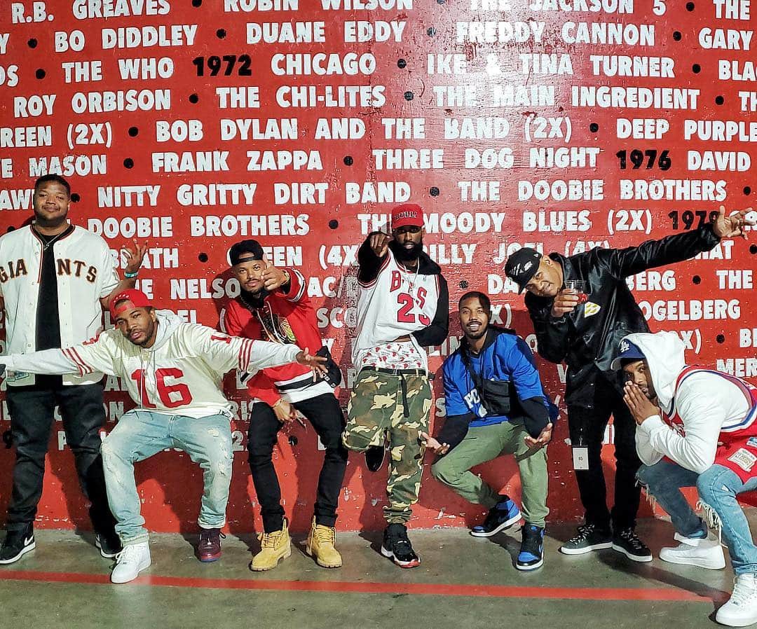 マイケル・B・ジョーダンのインスタグラム：「Representing for the 99-00s 🙌🏾 (Millennium Tour squad) What should the name of our group be? 🤔😂」