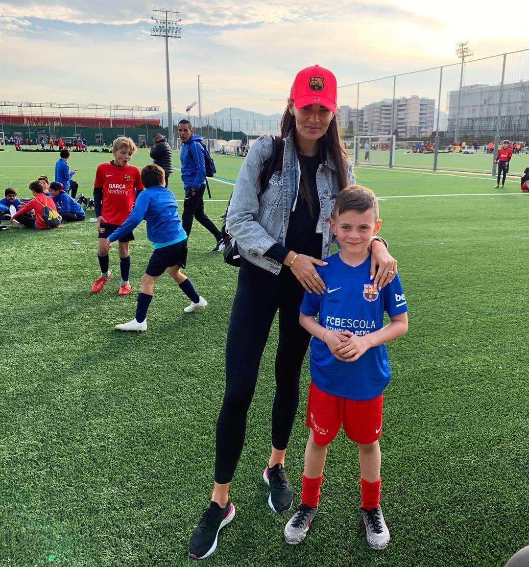 マルティン・シュクルテルのインスタグラム：「❤️❤️ #barçaacademyworldcup 🇹🇷」