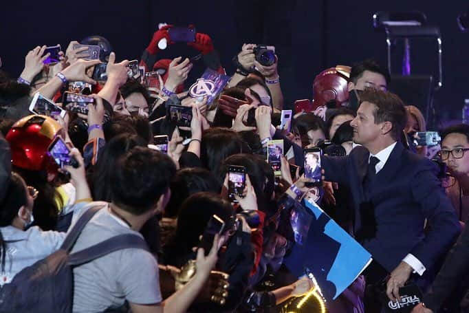 Marvel Entertainmentさんのインスタグラム写真 - (Marvel EntertainmentInstagram)「Marvel Studios’ #AvengersEndgame stars @RobertDowneyJr, @BrieLarson, @Renner4Real, along with producer Kevin Feige and directors Anthony and Joe Russo greet fans at the Seoul Fan Event & Press Conference!」4月16日 2時52分 - marvel