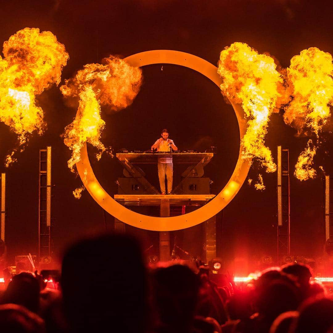 ゼッドさんのインスタグラム写真 - (ゼッドInstagram)「COACHELLA. ⁣ Unreal.⁣ 📸: @danilolewis & @chrisyoder」4月16日 3時44分 - zedd