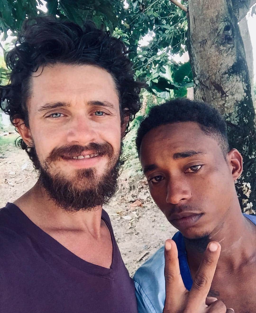 マックス・カーバーのインスタグラム：「This week on @liferites #podcast... LIFE RITES Episode III: The Pattern Breaker  Suffering from a broken heart (and broken ego), Eamon Armstrong made his way to Gabon in the Congo Basin for ten days of shamanic ritual with the Bwiti people, climaxing with the Mount Everest of psychedelic medicinal journeys: iboga. This is his story... LINK IN BIO  P.S. this one is for a mature audience. Please be advised.  #podcast #plantmedicine #plant #podcasts #adventure #adventuretime #journey #psychedelic #psychonaut」