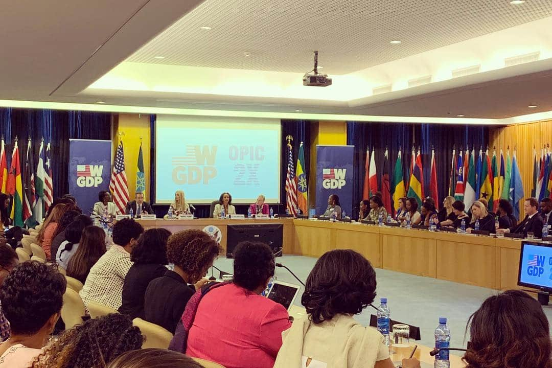 イヴァンカ・トランプさんのインスタグラム写真 - (イヴァンカ・トランプInstagram)「Today, we launched 2X Africa, a major new #WGDP deliverable to help close the credit gap for female entrepreneurs on the Continent.  @OPICgov will invest $350 million and mobilize $1 billion in capital to support women-owned, women-led, and women-supporting projects in Sub-Saharan Africa.  #WomensEconomicEmpowerment #2X #2XAfrica」4月16日 4時15分 - ivankatrump