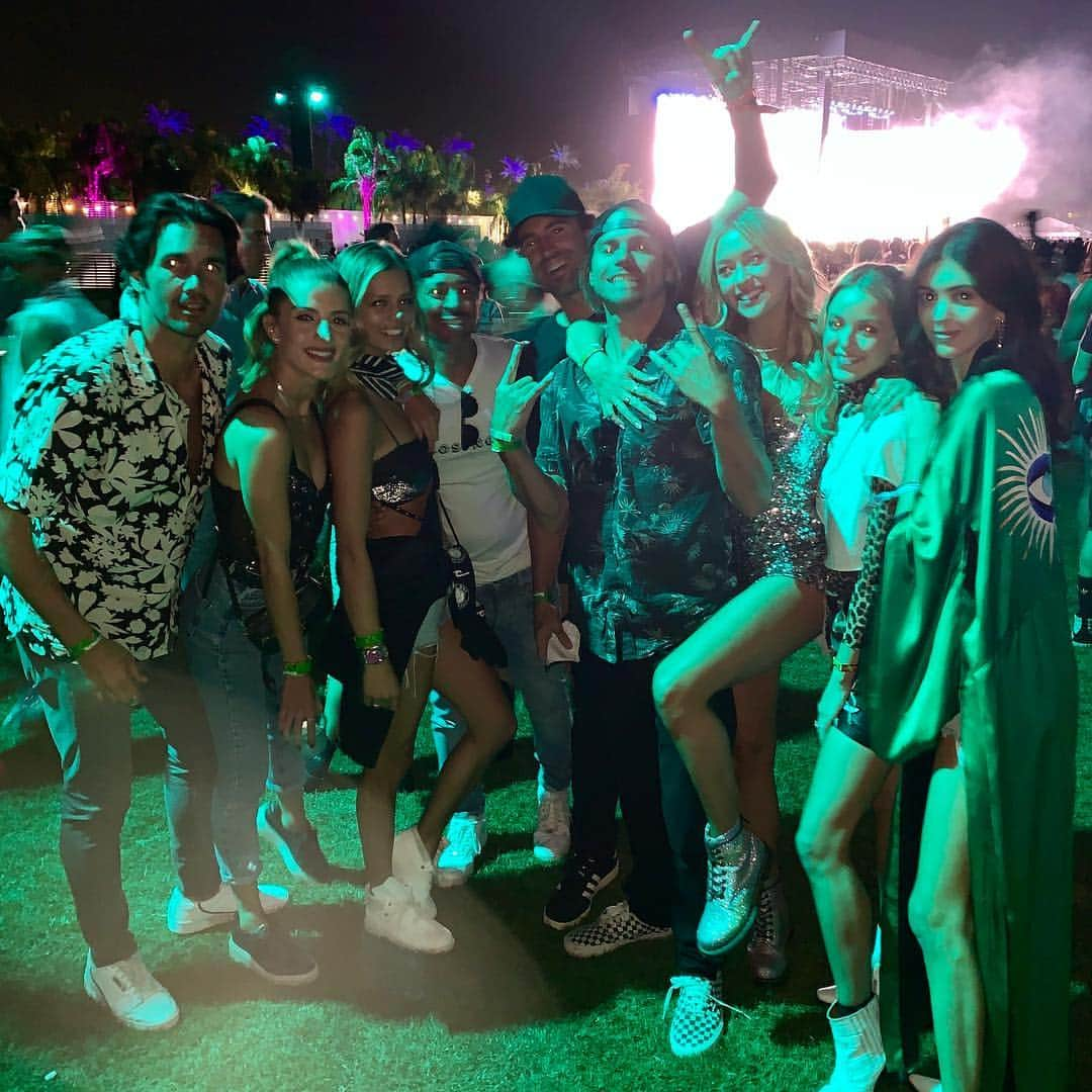 ダニエル・クヌッドソンさんのインスタグラム写真 - (ダニエル・クヌッドソンInstagram)「🌵🔥🌴 2nd Coachella in the books Amazing weekend with an amazing crew 👊🏼 Thank you for everything that made this weekend happen 🙏🏼 . . . . . . . . . . . . . . . . . . . . . . . . . . . #coachella #weekendone #crew」4月16日 4時12分 - danielleknudson1