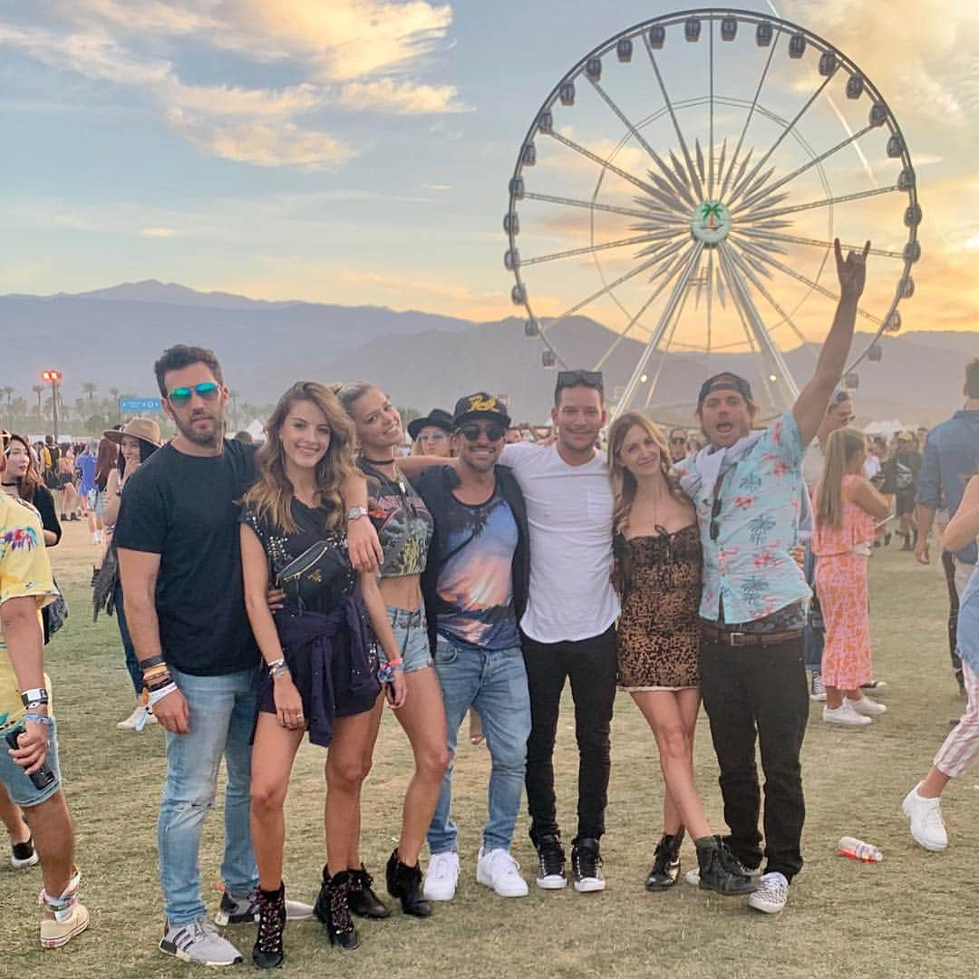 ダニエル・クヌッドソンさんのインスタグラム写真 - (ダニエル・クヌッドソンInstagram)「🌵🔥🌴 2nd Coachella in the books Amazing weekend with an amazing crew 👊🏼 Thank you for everything that made this weekend happen 🙏🏼 . . . . . . . . . . . . . . . . . . . . . . . . . . . #coachella #weekendone #crew」4月16日 4時12分 - danielleknudson1