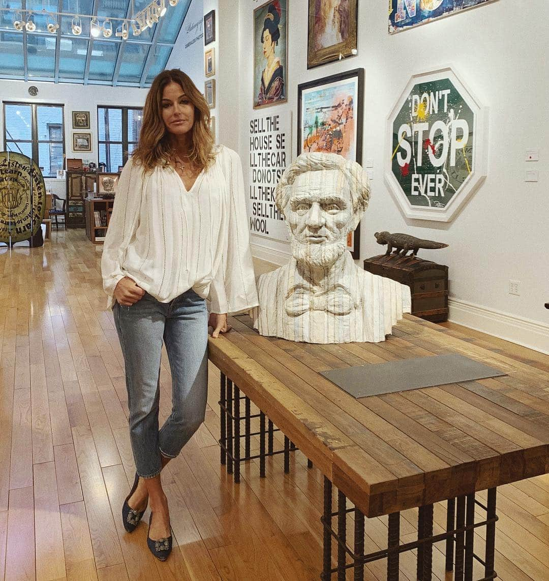 ケリー・キローレン・ベンサイモンさんのインスタグラム写真 - (ケリー・キローレン・ベンサイモンInstagram)「Do you have Tunney money?  #ootd #nyc #art #museum #spring #fashion #realestate」4月16日 4時14分 - kellybensimon