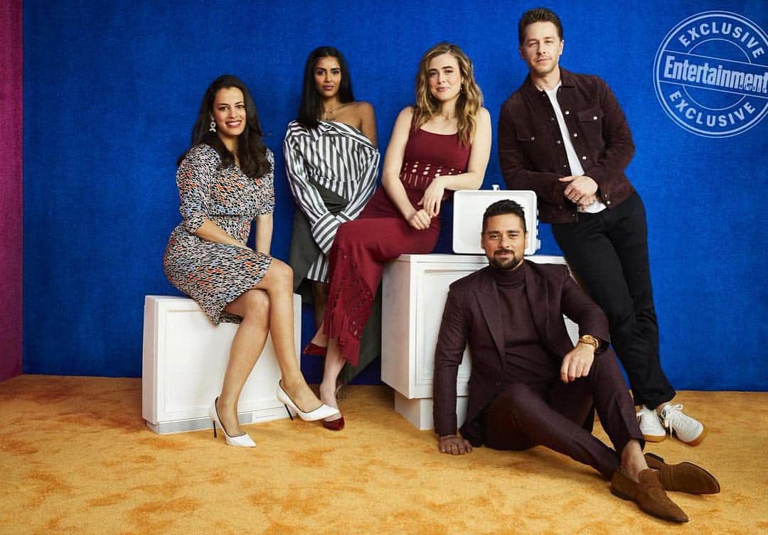 ジョシュア・ダラスのインスタグラム：「@nbcmanifest SEASON 2!!!!! Can’t wait to see these beautiful humans again. This fall on @nbc! #manifest #manifesters #thestones」