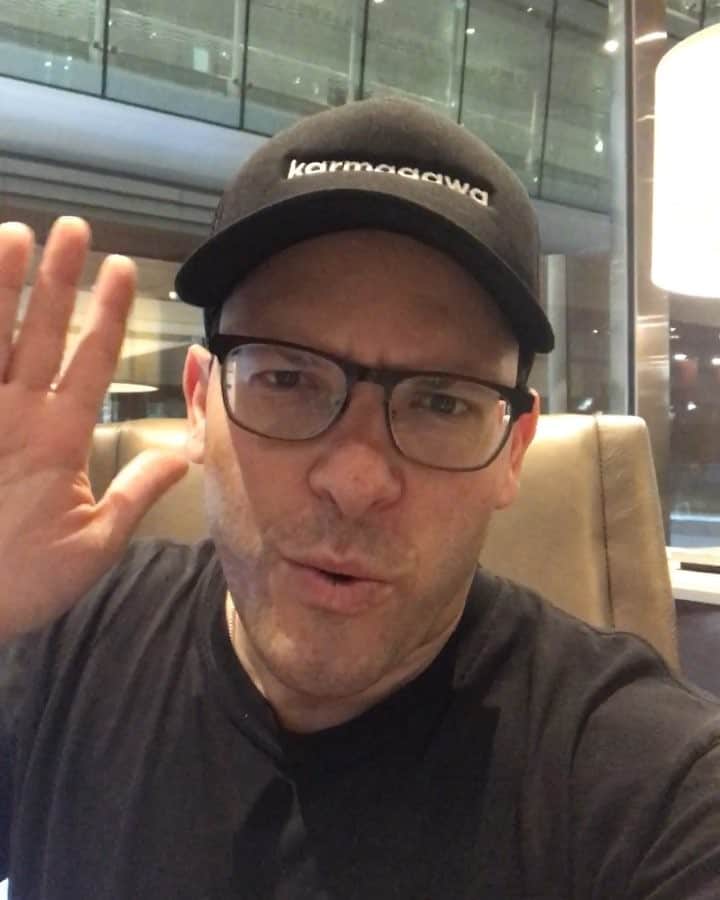 ティモシー・サイクスのインスタグラム：「Thank you for all the birthday well wishes, I’m sitting here on my layover on my latest crazy travel day thinking about how grateful I am for all my students and now the @karmagawa and @savethereef peeps all over the world so while I SERIOUSLY do not want you to get me anything for my birthday, do me a favor and go follow @savethereef so you can learn about why saving our oceans/marine life is such a crucial cause (that is, if you like breathing) and also go to http://karmagawa.com and grab some charity merch and then tag me and @karmagawa in pics/videos of you wearing it so we’re not just raising money to build more schools and help more animals, you’re also helping me spread awareness on social media about these important causes which is key to getting everyone to work TOGETHER to make this a better world! #sograteful #ilovemyjob #jewsonthemove」