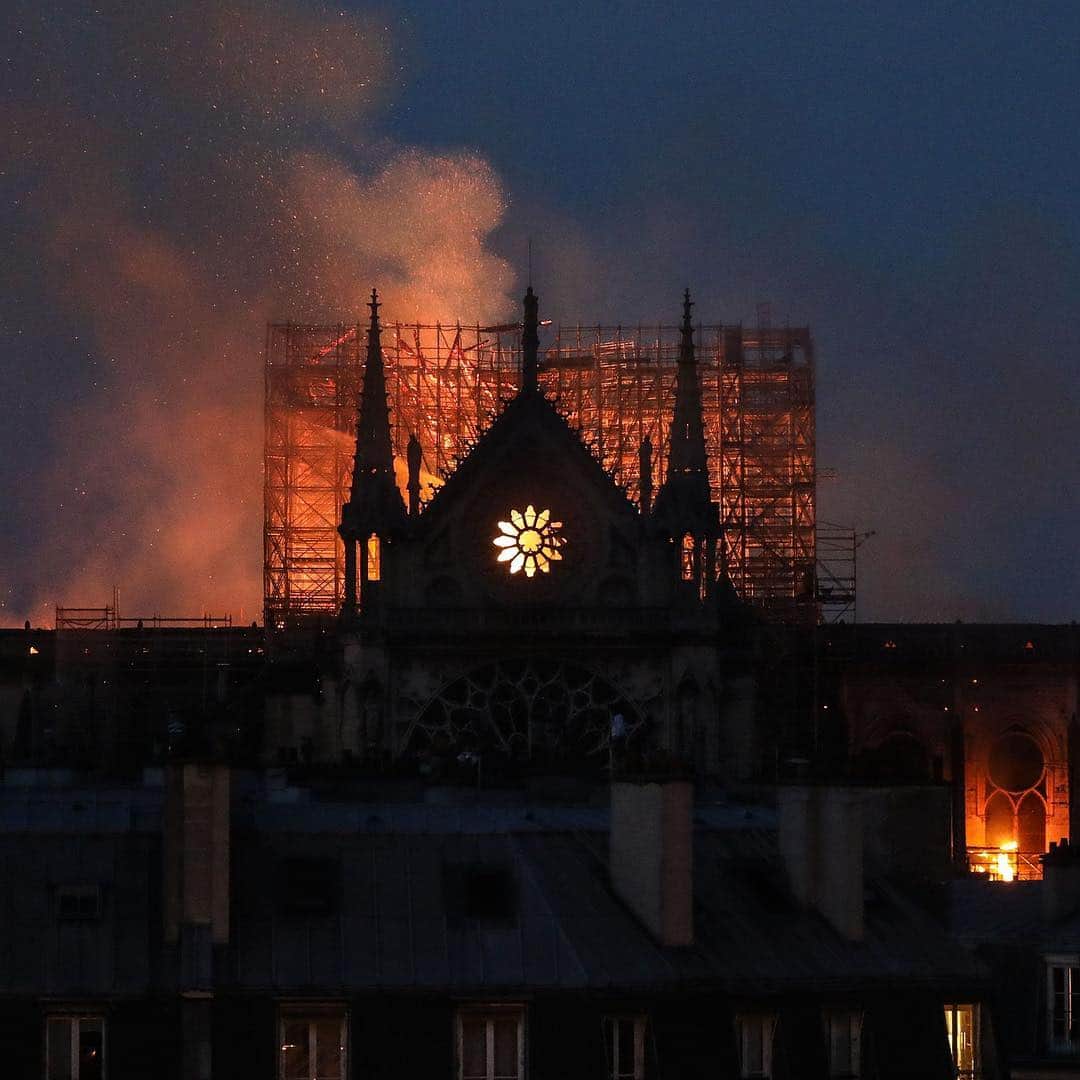 TIME Magazineさんのインスタグラム写真 - (TIME MagazineInstagram)「A huge fire has broken out in Paris’ Notre Dame, the world-famous, 850-year-old cathedral on Monday, destroying the frame and toppling the structure’s storied spire. A Paris fire department spokesperson told Reuters that the area was being cleared and a large-scale operation was underway to address the blaze. The Associated Press is reporting that Paris police say the cause of the fire is unknown and no deaths have been reported. Read the full story at the link in the bio. Photographs by @nicolasliponne—@nurphoto_agency/@gettyimages; Thomas Samson—@afpphoto/@gettyimages; @gvdh_photo—@afpphoto/@gettyimages; Ludovic Marin—@afpphoto/@gettyimages」4月16日 4時46分 - time