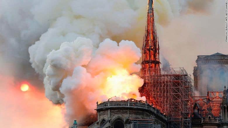 ショーン・ヘイズさんのインスタグラム写真 - (ショーン・ヘイズInstagram)「What a devastating occurrence today. 😥 #NotreDame」4月16日 4時46分 - seanhayes