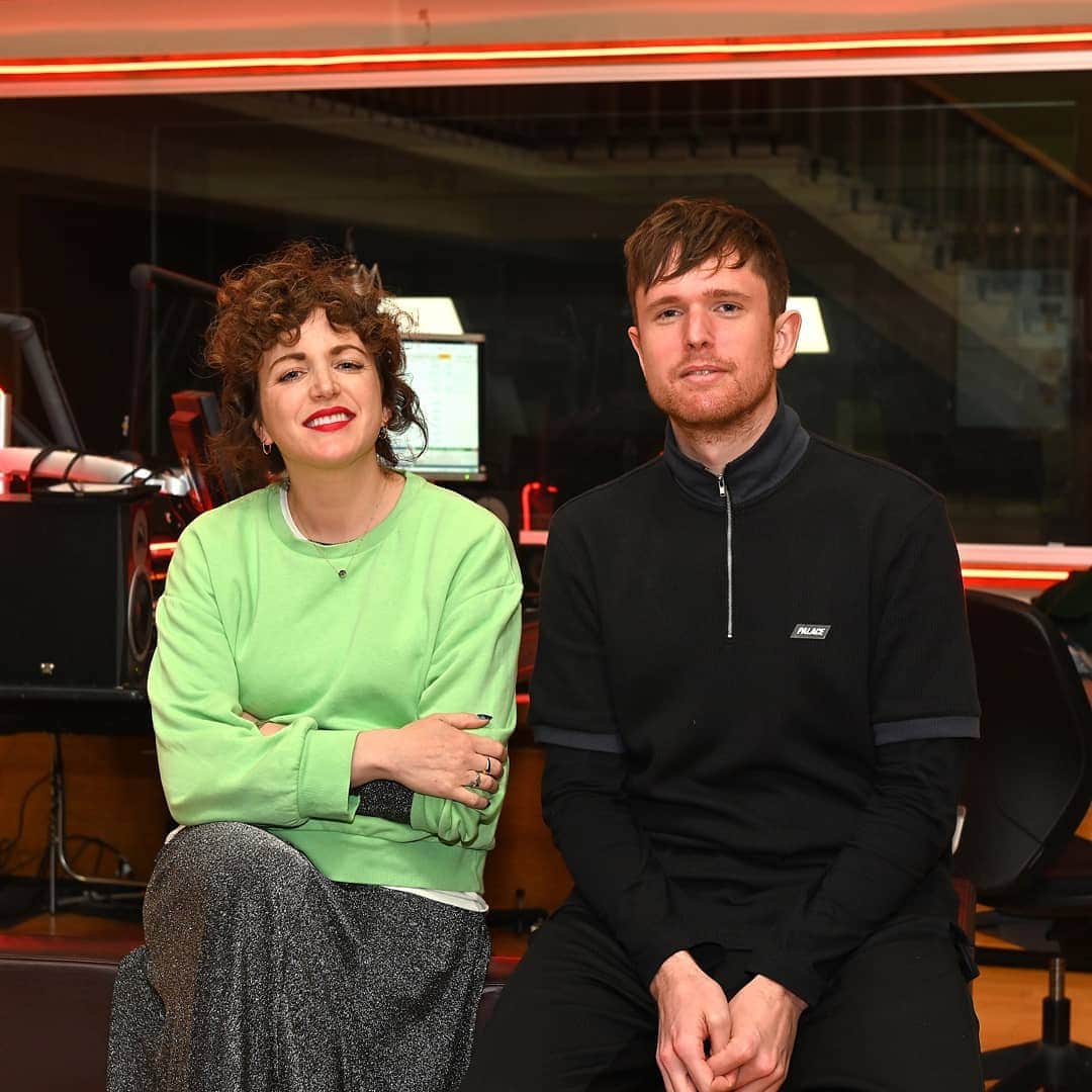 BBC Radioさんのインスタグラム写真 - (BBC RadioInstagram)「We've just been treated to the *most* beautiful thirty minutes of blissed-out music from @jamesblake 😌 . Need a bit of me time? Enjoy the Power Down Playlist all over again on @bbcsounds」4月16日 4時53分 - bbcradio1