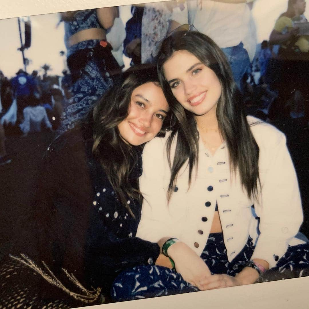 サラ・サンパイオさんのインスタグラム写真 - (サラ・サンパイオInstagram)「I lied, these are the last photos! Polaroid moments! 🤗🤗🤗 has the best time ever! #coachella」4月16日 4時54分 - sarasampaio