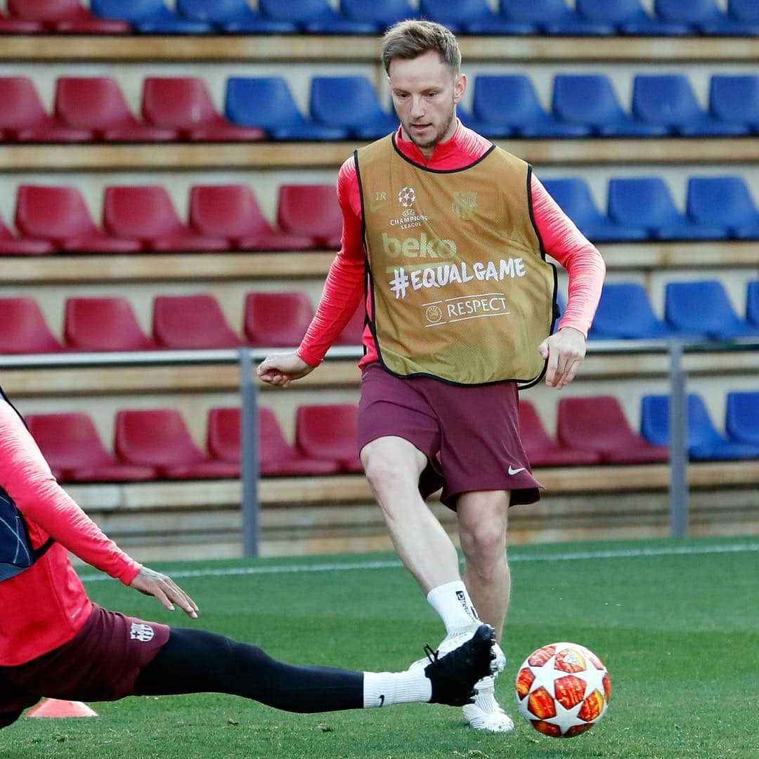 イヴァン・ラキティッチさんのインスタグラム写真 - (イヴァン・ラキティッチInstagram)「Focus 😏💪⚽ #ChampionsLeague #ForçaBarça 🔵🔴」4月16日 5時01分 - ivanrakitic