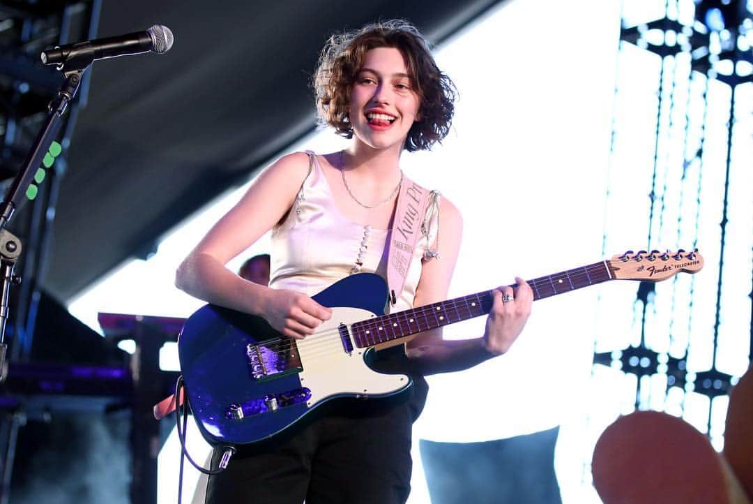Fender Guitarさんのインスタグラム写真 - (Fender GuitarInstagram)「Check out some of our favorite performers from @Coachella Weekend 1 rocking Fender gear! #macdemaro @the1975 @hermusicofficial @hyukohofficial @soccermommyband @soypablo777 @kingprincess69 @bobmosesmusic @menitrust. Who are you excited to see Weekend 2?」4月16日 5時06分 - fender