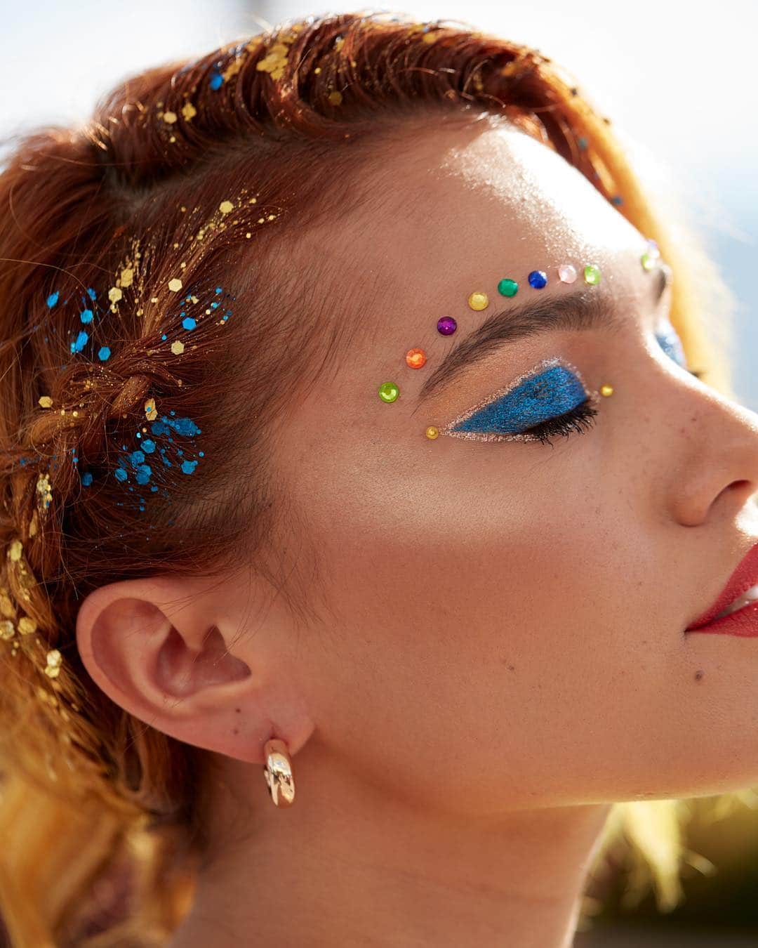 NYX Cosmeticsさんのインスタグラム写真 - (NYX CosmeticsInstagram)「Festival hair goals 🙌🔥 Thank you @redken for keeping our hair in check all weekend! 💃✨ || @xandervintage #nyxcosmeticscoachella #nyxcosmetics」4月16日 5時11分 - nyxcosmetics