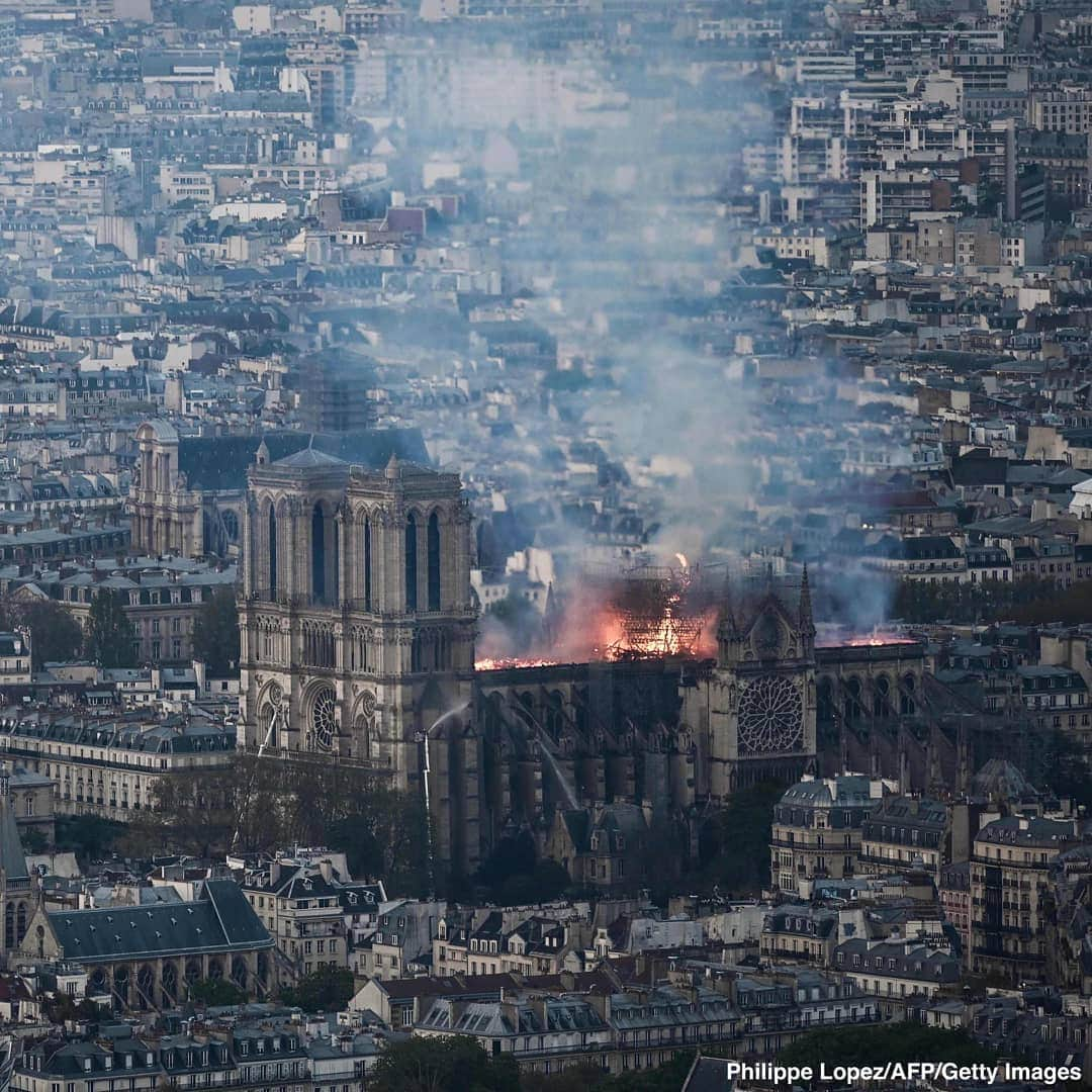 ABC Newsさんのインスタグラム写真 - (ABC NewsInstagram)「Flames cause "colossal damages" to Notre Dame cathedral in Paris, officials say. #notredame #paris #fire #history」4月16日 5時20分 - abcnews