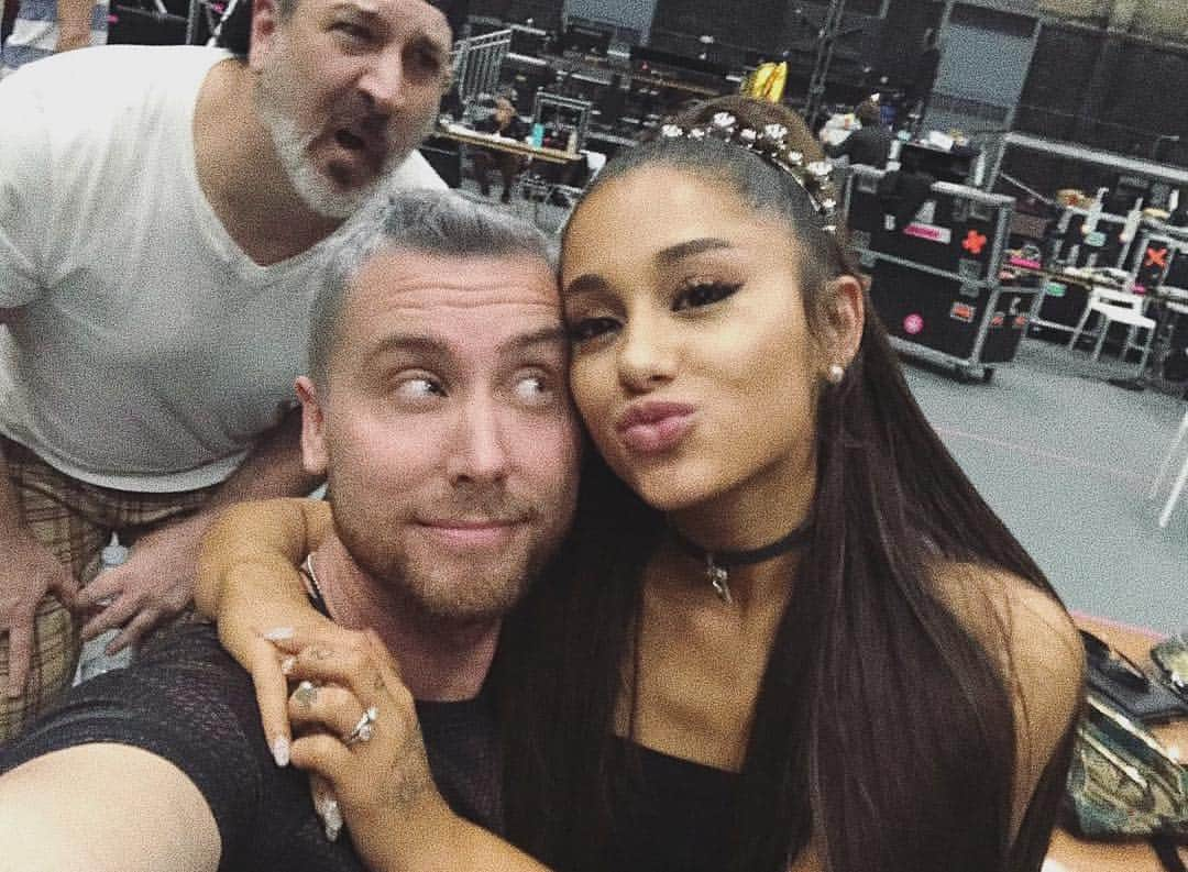 アリアナ・グランデさんのインスタグラム写真 - (アリアナ・グランデInstagram)「i am never going to stop posting about this unfollow me today」4月16日 5時30分 - arianagrande