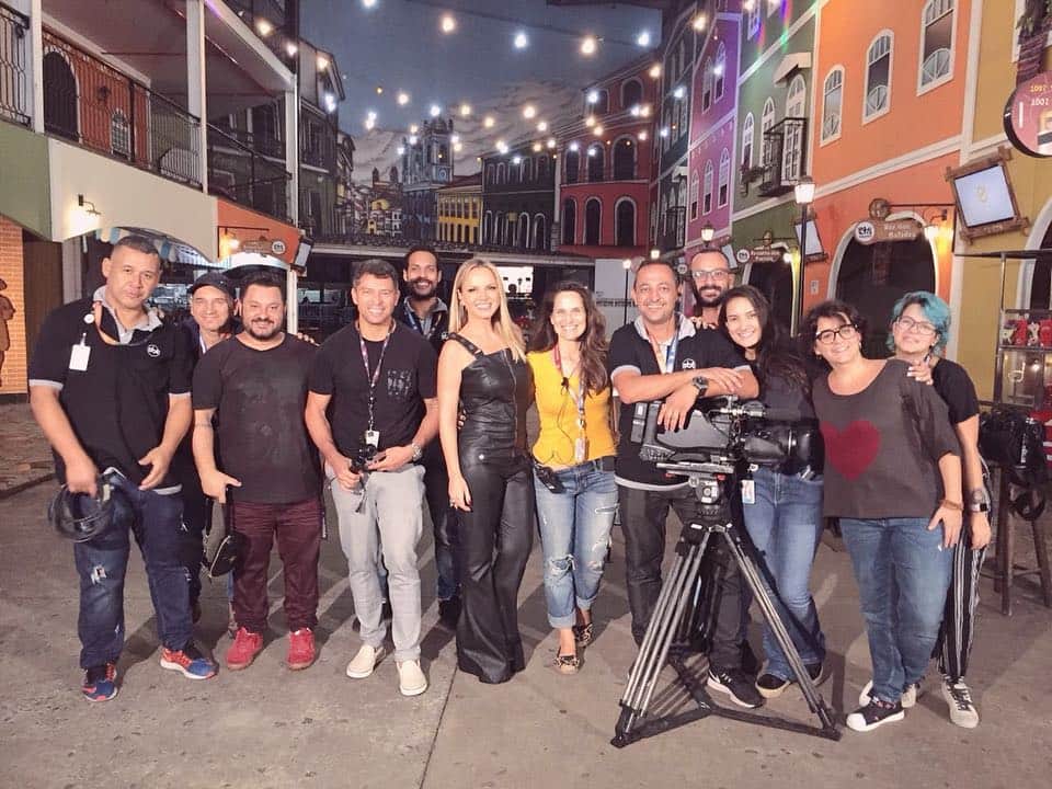 Eliana Michaelichin Bezerraのインスタグラム：「Segunda com essa equipe que eu amooo!! Hoje me senti em casa no “Centro de Tradições Nordestinas de SP”. #CTN #eliana #programaeliana #sbt」
