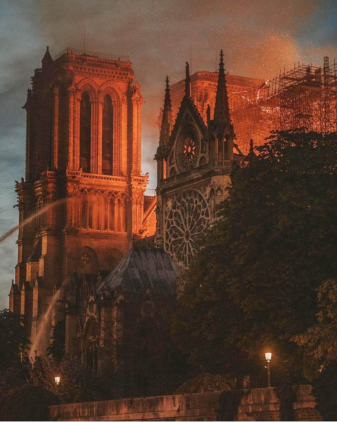 レオニー・ハンネさんのインスタグラム写真 - (レオニー・ハンネInstagram)「I have no words... 💔 My heart is with everyone in France... it’s not a secret how close Paris is to my heart ever since I came here for the first time as a child. My Mum is a passionate history teacher and when growing up she took us kids to all the places full of history and would tell us all about it... i still remember standing in front of Notre Dame with her for the first time - I couldn’t believe my eyes. And even as a grown up, Paris touches me so deeply.  When Alex and I started dating he took me on a trip to Paris to celebrate my birthday and at midnight we were at Montmartre, looking down at this beautiful city and (as emotional as I am), I cried at least three times this day because Paris hold so much wonders for us. It’s always been my dream to own an apartment in Paris at one point in my life and Alex and I have been secretly looking at apartments for the past 12 months and every time I entered an apartment, thinking about waking up in this city which is so unique made me cry. It’s so difficult to find the right words but I sincerely feel with everyone in Paris. I’m heartbroken today. 💔 Pic: @katie.one ❤️ #NotreDame #Paris」4月16日 6時07分 - leoniehanne