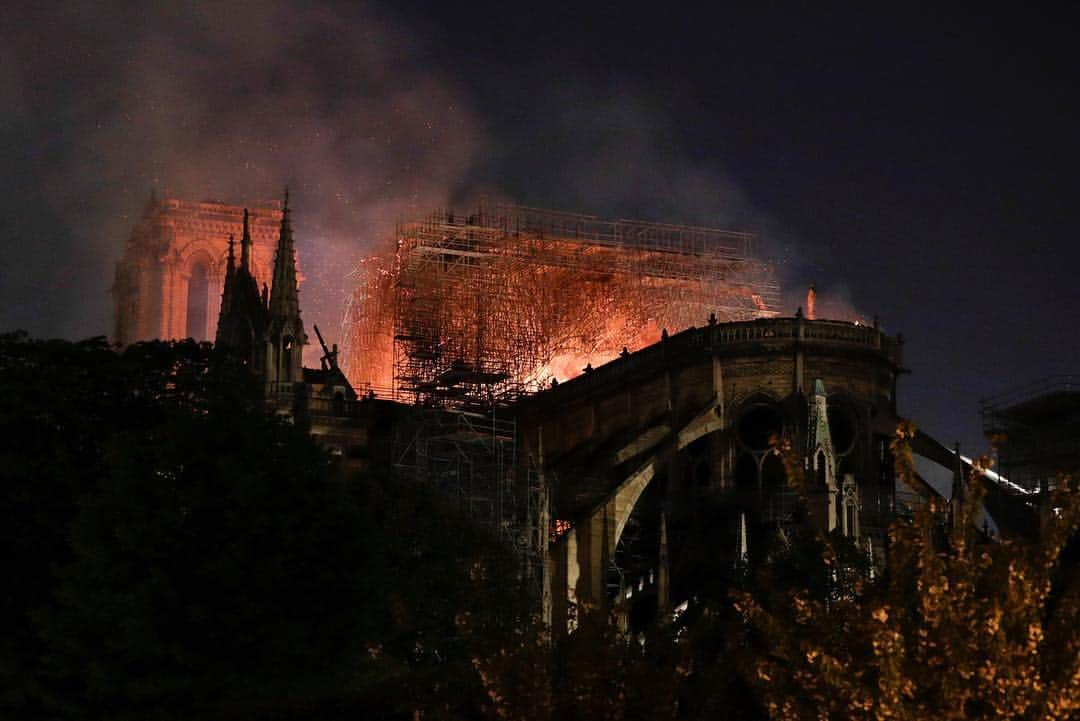 CNNさんのインスタグラム写真 - (CNNInstagram)「The Notre Dame cathedral, one of Paris’s most recognizable landmarks, burned on Monday evening. The spire on the 13th century structure fell and the roof was destroyed, but many other features — like the famous rose windows, the great organ, and the twin bell towers — were saved. Firefighters are battled for more than nine hours to extinguish the blaze. The cause of the fire is not immediately known, but the President of the Ile-de-France region says it was accidental. (📸: Thibault Camus/AP, Geoffroy Van Der Hasselt/Getty Images, Bertrand Guay/AFP/Getty Images, Francois Mori/AP) #paris #notredame #notredamecathedral」4月16日 6時11分 - cnn