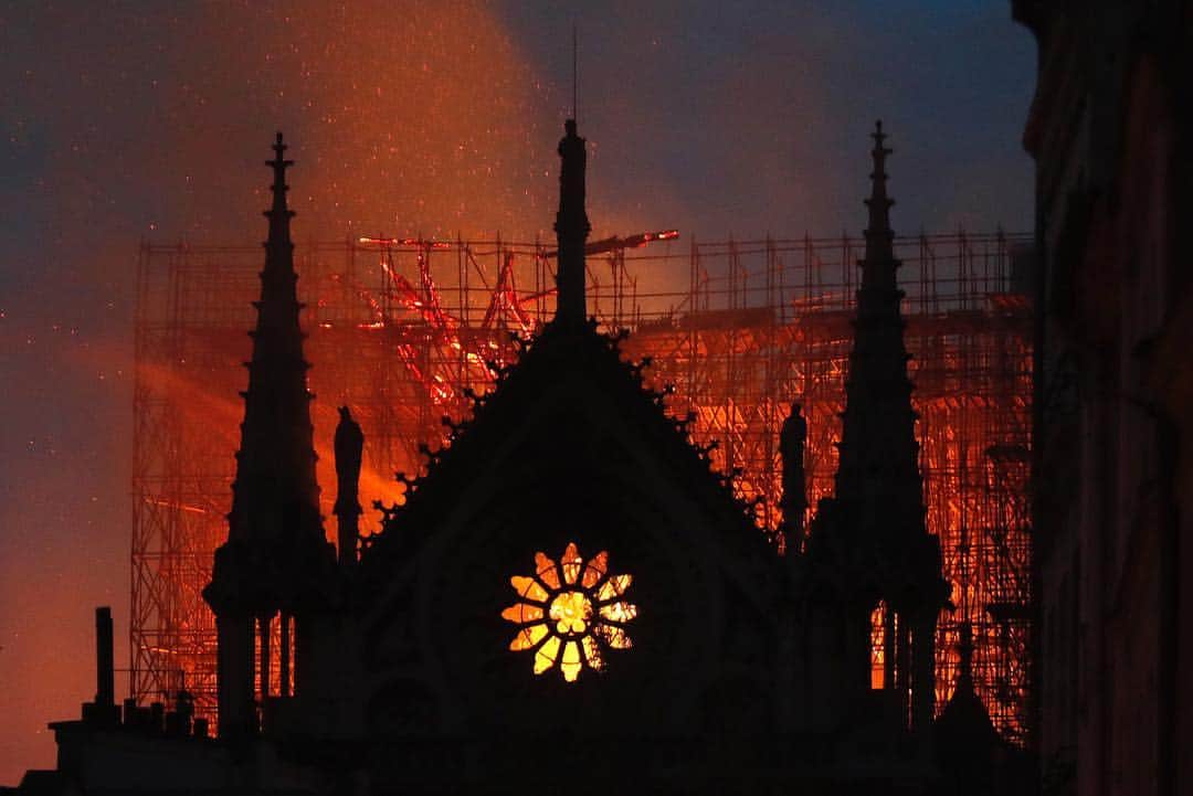 CNNさんのインスタグラム写真 - (CNNInstagram)「The Notre Dame cathedral, one of Paris’s most recognizable landmarks, burned on Monday evening. The spire on the 13th century structure fell and the roof was destroyed, but many other features — like the famous rose windows, the great organ, and the twin bell towers — were saved. Firefighters are battled for more than nine hours to extinguish the blaze. The cause of the fire is not immediately known, but the President of the Ile-de-France region says it was accidental. (📸: Thibault Camus/AP, Geoffroy Van Der Hasselt/Getty Images, Bertrand Guay/AFP/Getty Images, Francois Mori/AP) #paris #notredame #notredamecathedral」4月16日 6時11分 - cnn