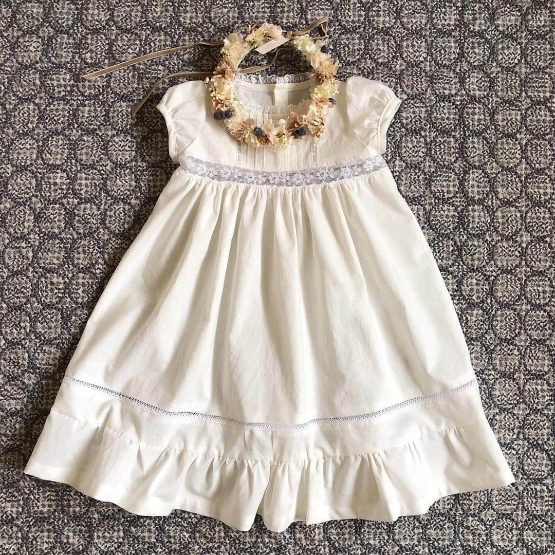 ayanoさんのインスタグラム写真 - (ayanoInstagram)「SS19 for my sweetie⑥ . handmade birthday dress . いろんな方のバースデードレスを参考に ドレス作りなおしてみました😂 . 今度は気に入ってくれて クルクルまわってます❤️ . なかなか思うような生地やレースがなかったけど なんとかかわいくできました✨ . 誕生日がたのしみだな♩」4月16日 6時16分 - bamvet