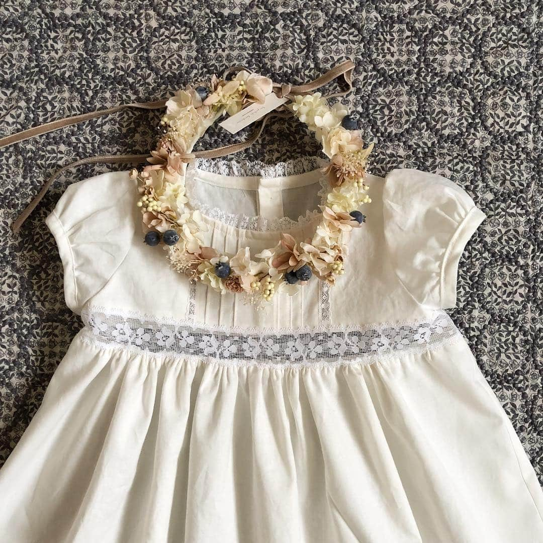 ayanoさんのインスタグラム写真 - (ayanoInstagram)「SS19 for my sweetie⑥ . handmade birthday dress . いろんな方のバースデードレスを参考に ドレス作りなおしてみました😂 . 今度は気に入ってくれて クルクルまわってます❤️ . なかなか思うような生地やレースがなかったけど なんとかかわいくできました✨ . 誕生日がたのしみだな♩」4月16日 6時16分 - bamvet