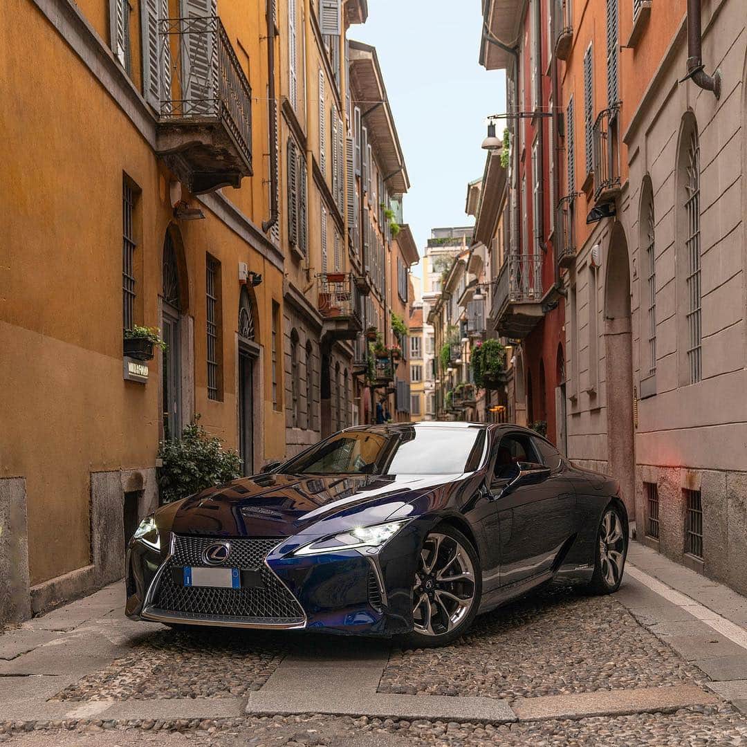 Lexus USAさんのインスタグラム写真 - (Lexus USAInstagram)「That’s a wrap at #MilanDesignWeek. The world’s largest design exhibition celebrating design and innovation with our annual #LexusDesignEvent and #LexusDesignAward. Photo credit: @thismintymoment」4月16日 6時38分 - lexususa