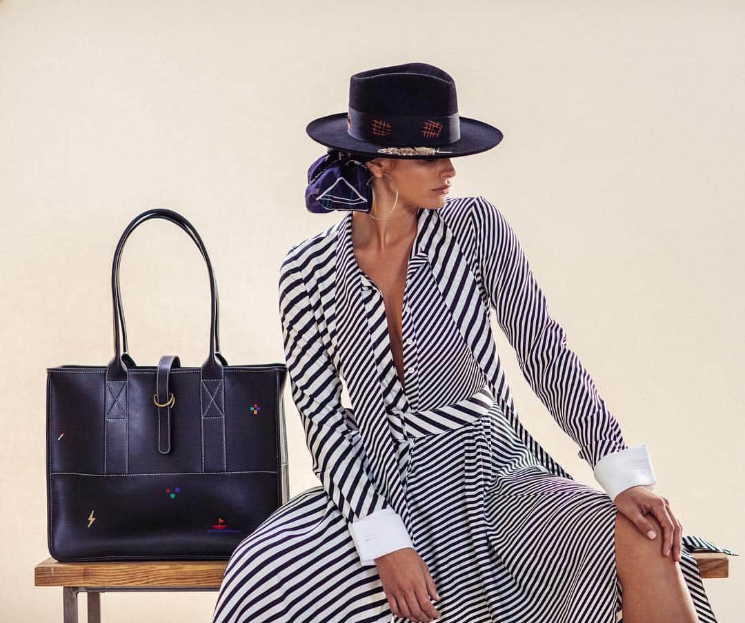 Nick Fouquetのインスタグラム：「Murder she tote」