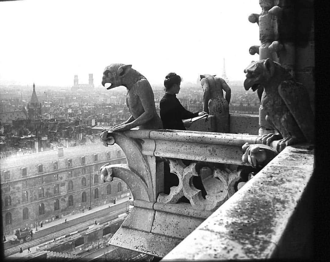 Revlonさんのインスタグラム写真 - (RevlonInstagram)「Our hearts are heavy for the culture, history and beauty of the Notre-Dame Cathedral. We are with you Paris ❤️ . Photography by Félix Thiollier, 1907」4月16日 6時53分 - revlon