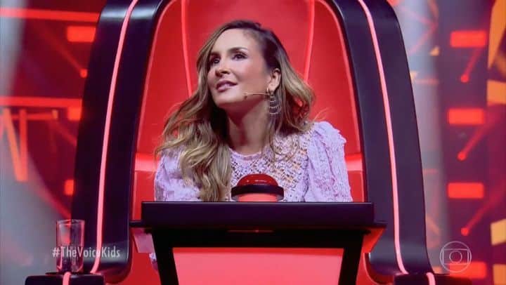 Claudia Leitteのインスタグラム：「Valeu, Família!!! Meu consolo é que já já estaremos de volta para a próxima temporada! Essa foi SENSACIONAL! AMO MUITO VOCÊS!」