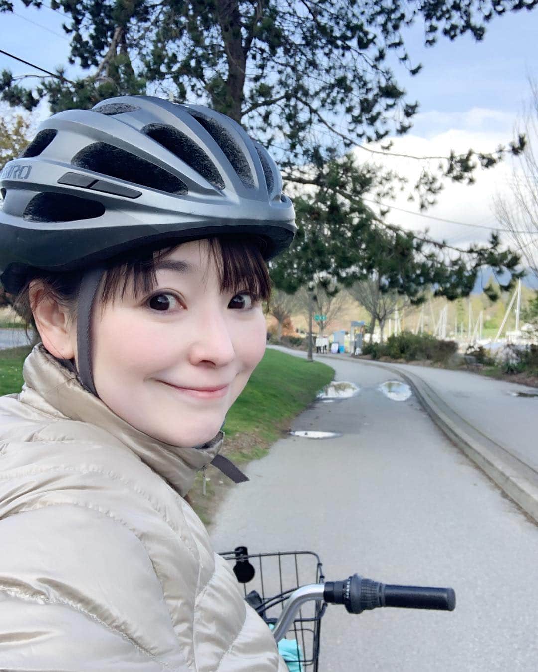 名波はるかさんのインスタグラム写真 - (名波はるかInstagram)「ようやく朝から良いお天気で、スタンレーパークをサイクリングしてきました🚴‍♀️#vancouver #stanleypark #traveler #海外転々 #スタンレーパーク自転車で一周」4月16日 7時53分 - nanamiharukatraveler