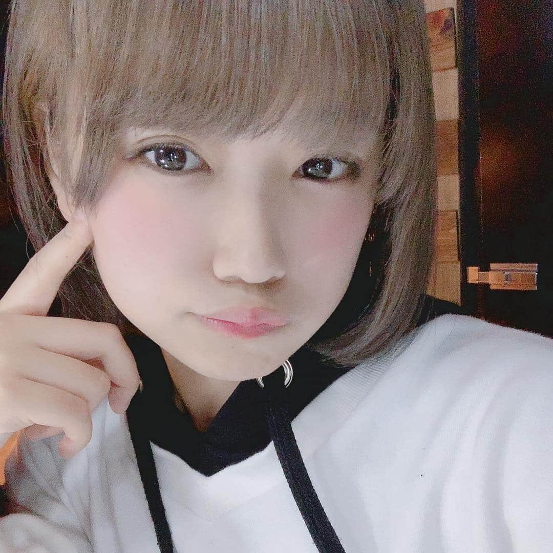 のインスタグラム：「#アンククロス さんにて ブリーチ＆カラーしてもらいました！✨ 時間が無く急がせてしまったにもかかわらずこの仕上がり😭✨ まほーんさん、さすがです🙇‍♂️ ありがとうございます！  人生初ブリーチなのだ😳」