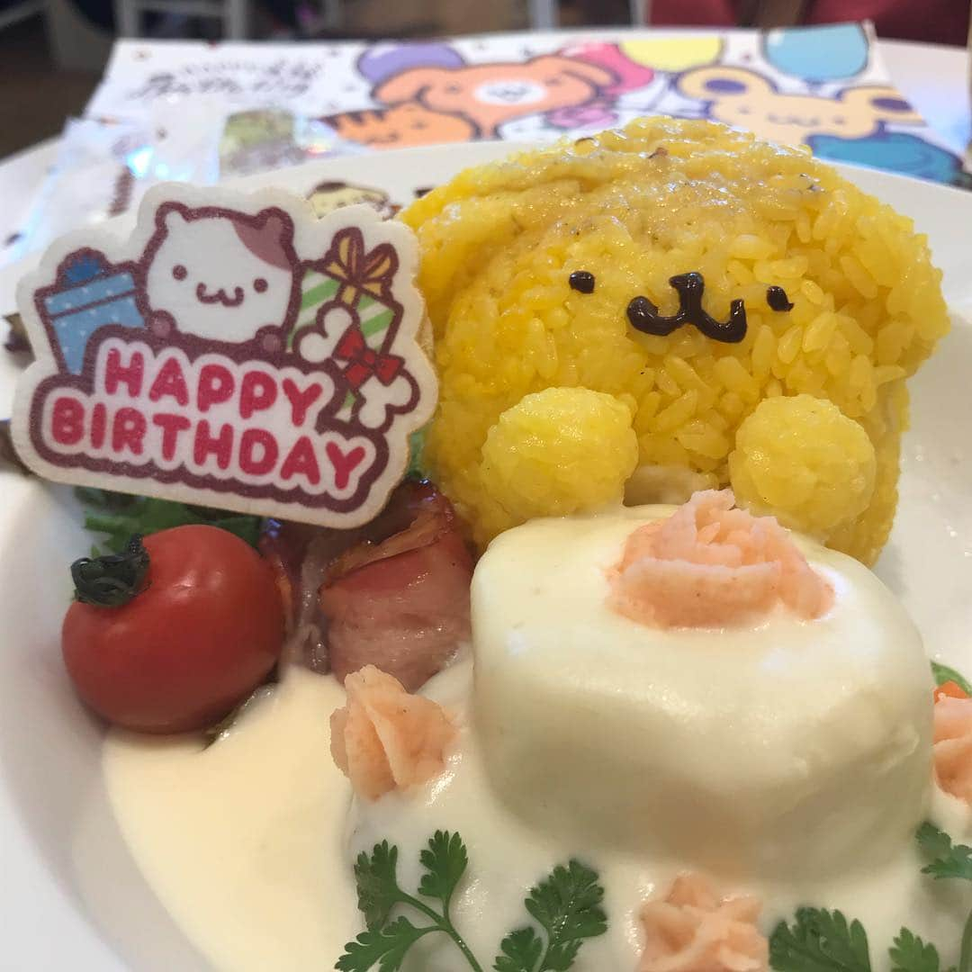 寺嶋由芙さんのインスタグラム写真 - (寺嶋由芙Instagram)「ポムポムプリンカフェで開催されたお誕生日イベントに参加してきました(ﾟωﾟ)♡ポムポムプリンちゃん、23回目のお誕生日おめでとう(ﾟωﾟ)♡ ・ 限定メニューかわいくておいしいし、お土産も全部かわいい(´:ω:｀)♡ケーキの帽子かぶってるのかわいいね、謎の貴族みある(´:ω:｀)♡愛しいーーー ・ 一緒に行く約束してたスタッフさんが行けなくなっちゃってぼっち参戦だったからやや不安だったけど、周りのポムバサダーさんたちの会話に耳を澄ましてるだけでめっちゃ楽しかったです…皆さま愛が深くて本当にわかりて…幸せ空間でした、ありがとうございました…！プリンちゃん本当におめでとうー！好きだー！！！ ・ #ポムバサダー #ポムポムプリン #サンリオ #キャラクター大賞 #pompompurin #sanrio #ポムポムプリンカフェ #原宿 #推し #誕生日イベント #うさうさプリン」4月16日 17時32分 - yufu_terashima