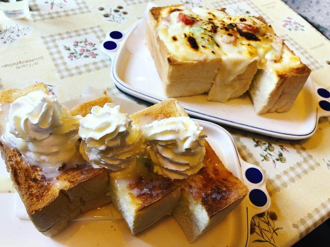 三宅智子さんのインスタグラム写真 - (三宅智子Instagram)「いつもの大好きな場所。  ピザトーストと甘いトースト！  #長野市 #喫茶店 #珈香  #月1回の楽しみ」4月16日 17時45分 - tomoko1121m