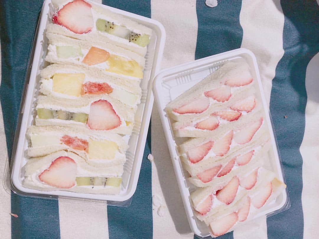 池田愛恵里さんのインスタグラム写真 - (池田愛恵里Instagram)「ヤオイソのフルーツサンド🍓🥝🍑 果物がほんとに甘くておいしかった…😭💓 #ひとりでぺろりの勢い」4月16日 18時04分 - ikeda_aeri