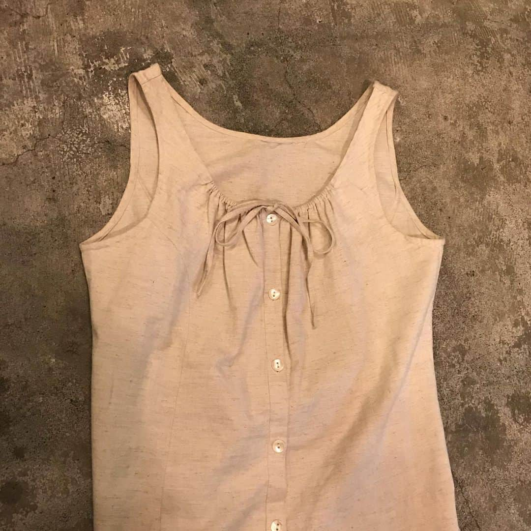 TheSunGoesDownさんのインスタグラム写真 - (TheSunGoesDownInstagram)「TSGD_2nd@shimokitazawa __ linen one-piece silk shirt  staff_152cm __ #tsgd #thesungoesdowntokyo  #vintage #fashion #vintagefashion #Eurovintage  #usavintage #渋谷 #下北沢 #学芸大学 #古着屋 #古着 #大人古着  #ヴィンテージ  #ヨーロッパ古着 #アメリカ古着」4月16日 18時39分 - tsgd_tokyo