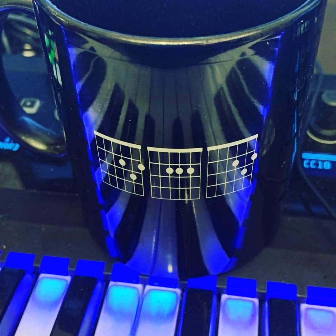 のインスタグラム：「We changing the game! #DadMug #ChordMessage」