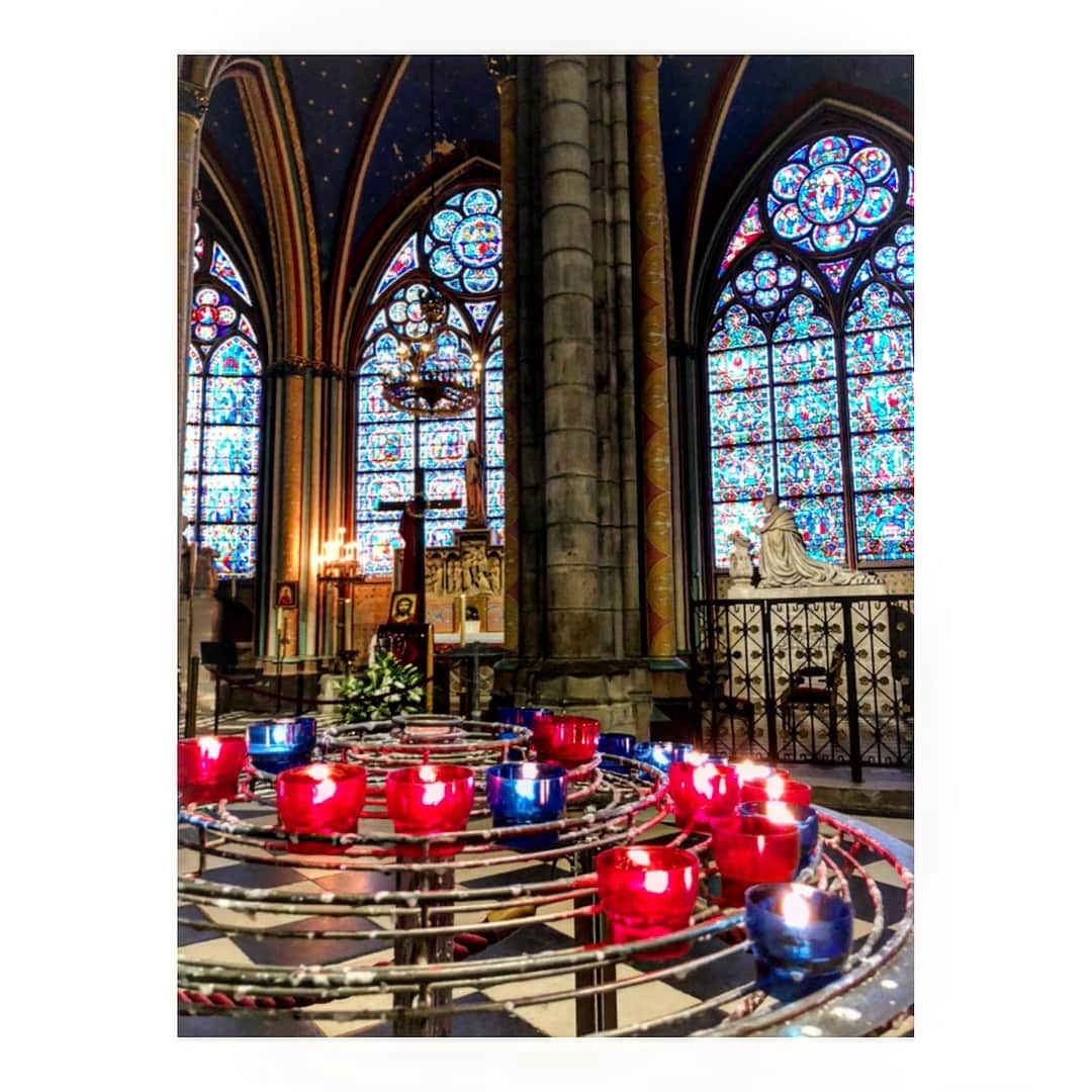 石橋穂乃香のインスタグラム：「朝からショッキングなニュース… I just went there this January, so it’s really shocking...😢 #prayfornotredame 🙏🇫🇷」